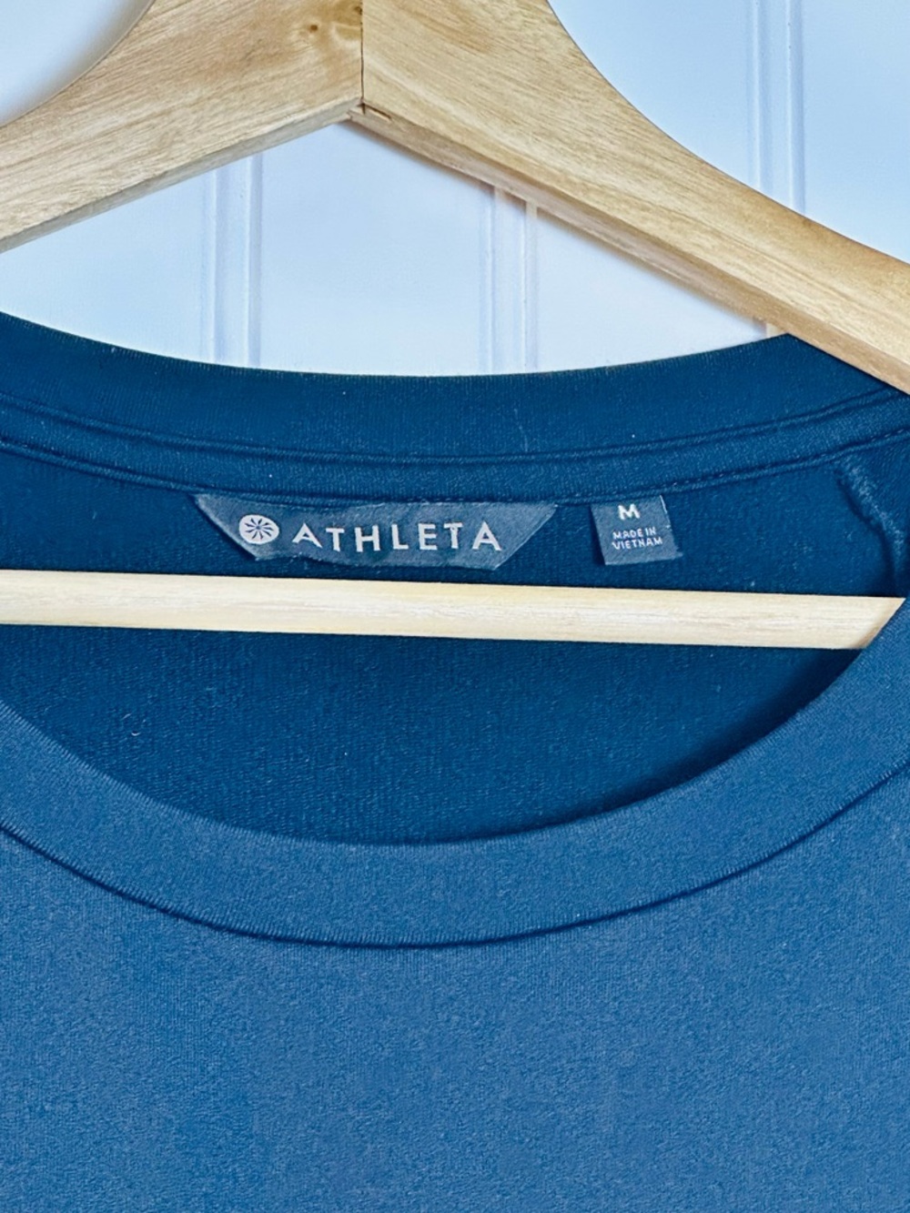 Athleta Snappy Sweatshirt sleek, stretchy, lightweight, casual, travel. - Picture 7 of 11